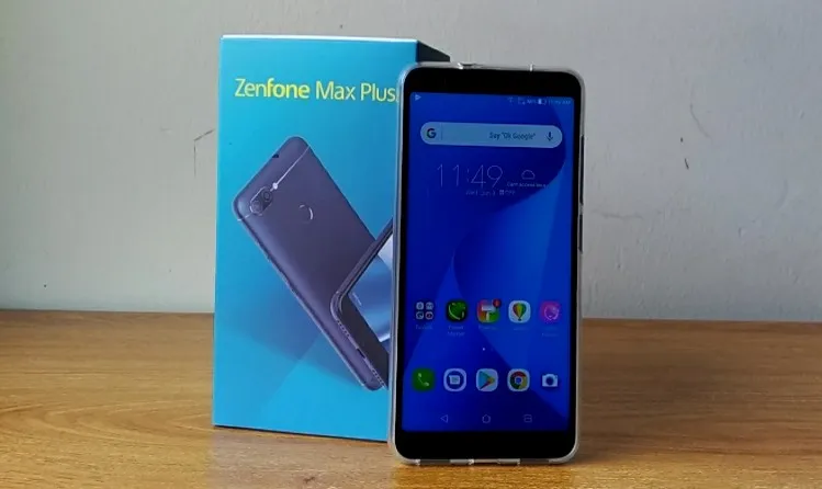 Asus Zenfone Max Plus (M1) photo 2