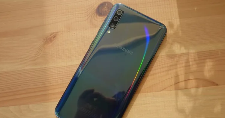 Samsung Galaxy A50 photo 3