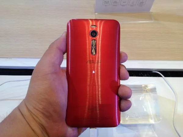 Asus Zenfone 2 ZE551ML photo 5