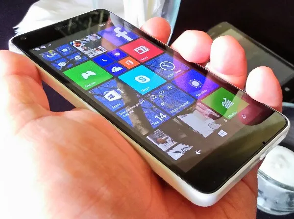 Microsoft Lumia 640 LTE photo 4