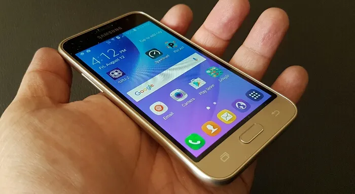 Samsung Galaxy J1 photo 3