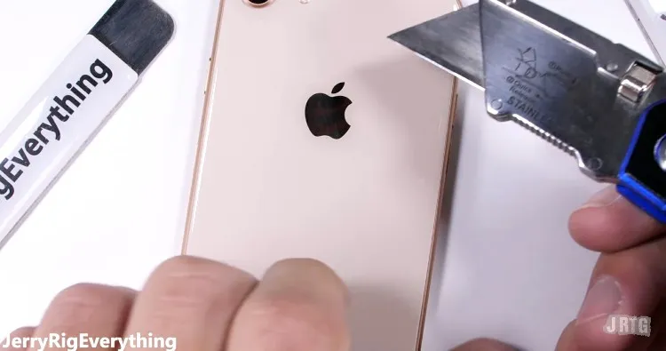 Apple iPhone 8 photo 3